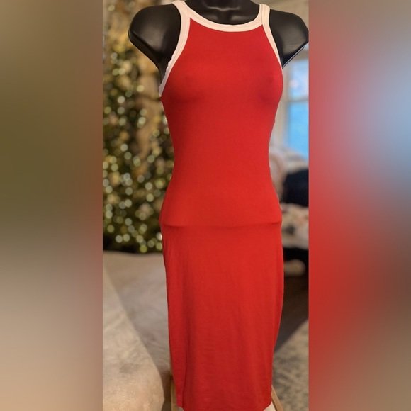 Chic Red Maxi Dress with White Trim - Picture 2 of 6